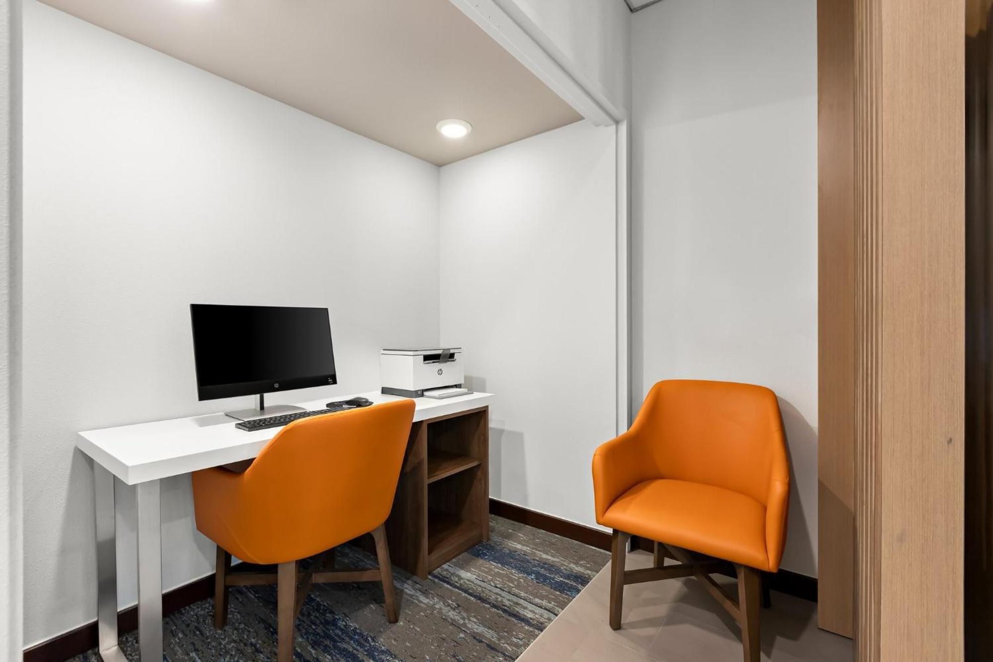 Holiday Inn Express Princeton Southeast By Ihg Plainsboro Екстериор снимка
