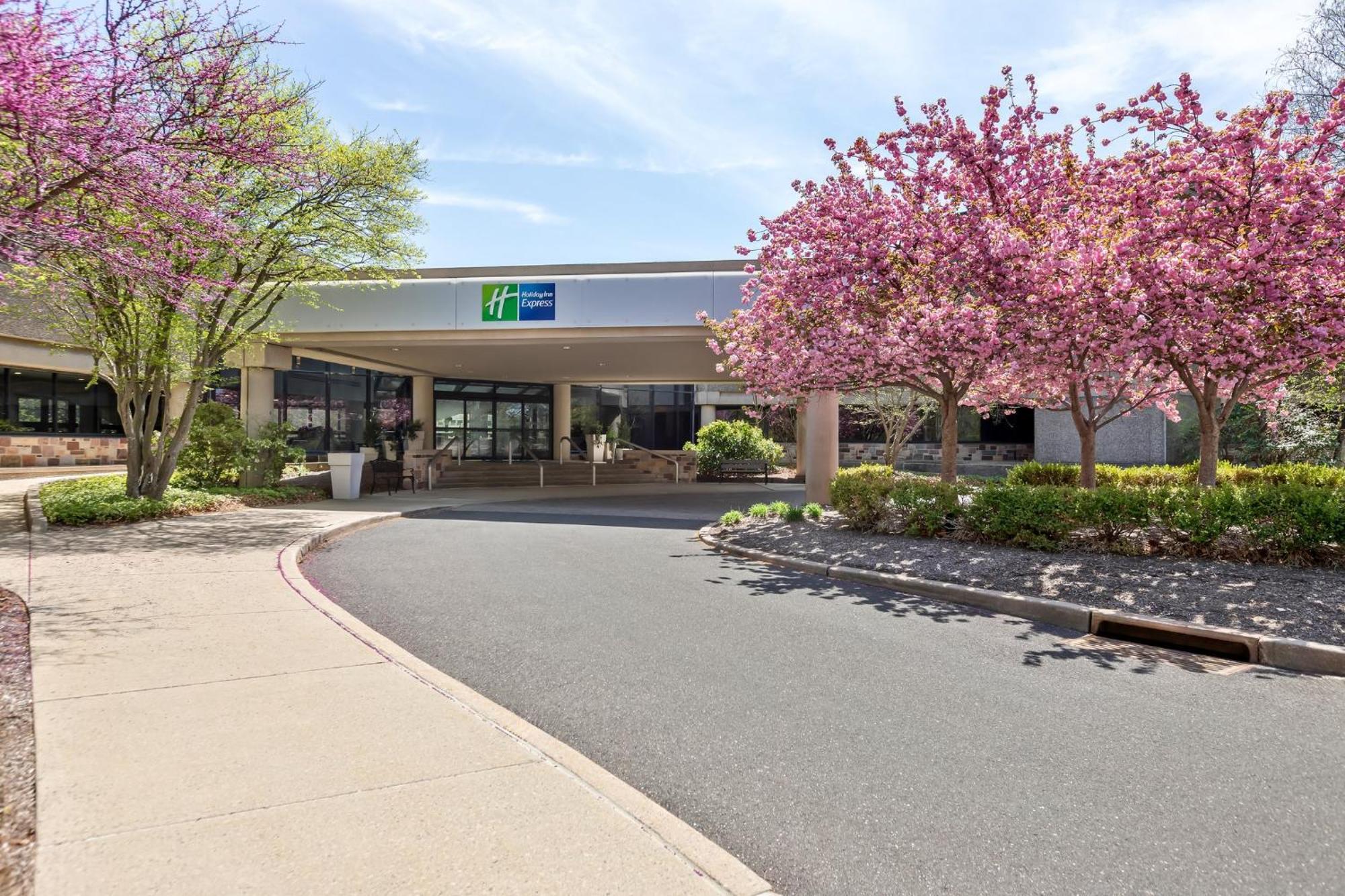 Holiday Inn Express Princeton Southeast By Ihg Plainsboro Екстериор снимка