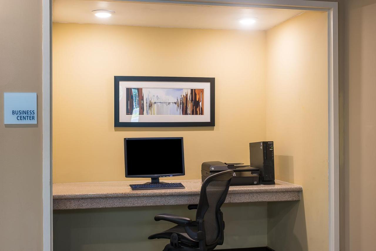 Holiday Inn Express Princeton Southeast By Ihg Plainsboro Екстериор снимка