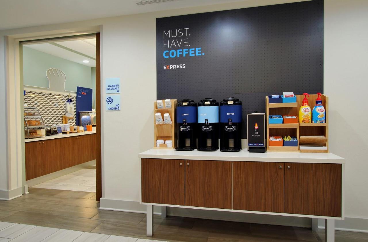 Holiday Inn Express Princeton Southeast By Ihg Plainsboro Екстериор снимка