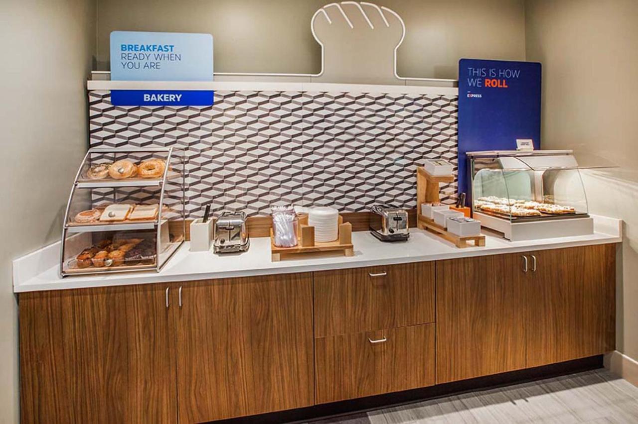 Holiday Inn Express Princeton Southeast By Ihg Plainsboro Екстериор снимка